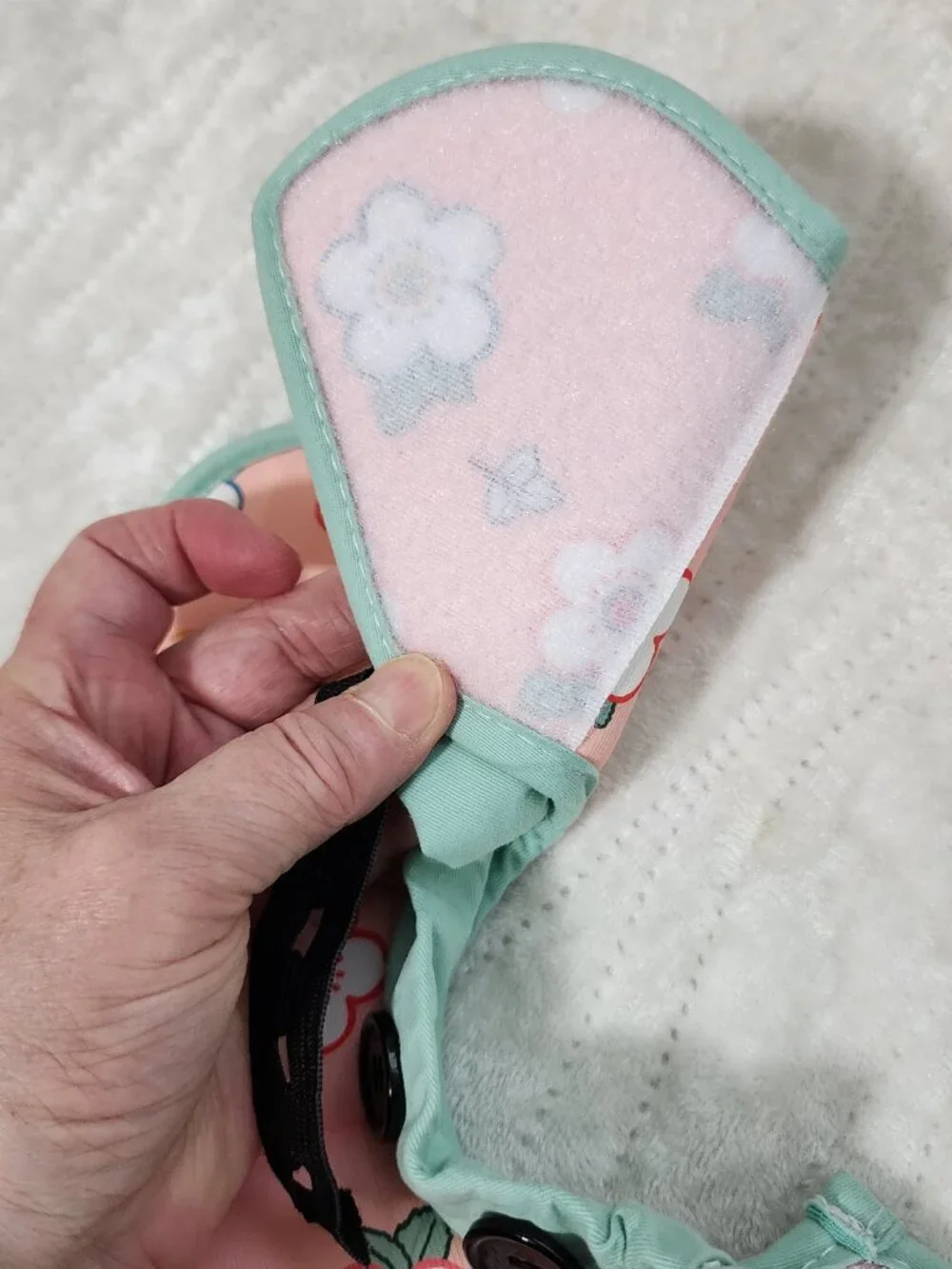 Brand:  TZBEINN, Fabric Cone for a kitten.  NWOT,  Closed Cone is 5.1